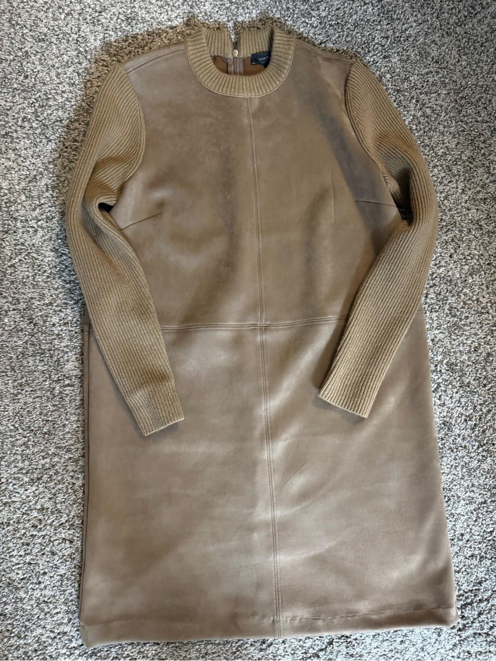 Women's Taupe Knit-Sleeve Shift Dress